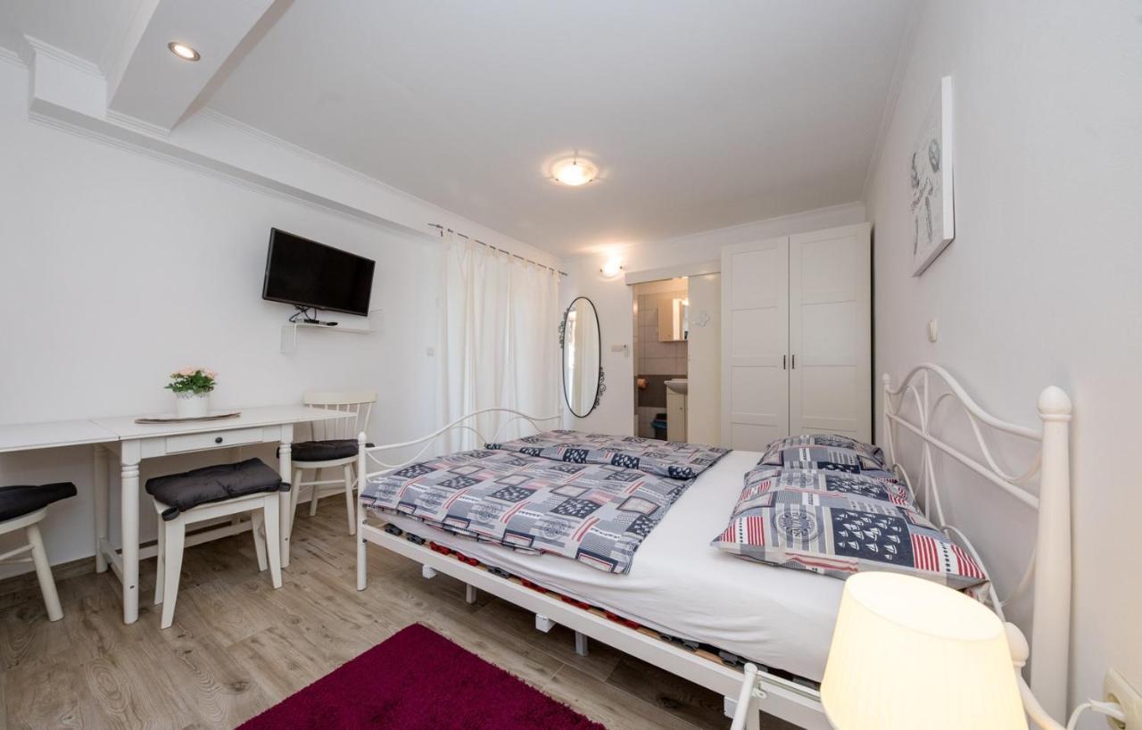 Apartments Makaus سوبيتارسكا دراغا المظهر الخارجي الصورة